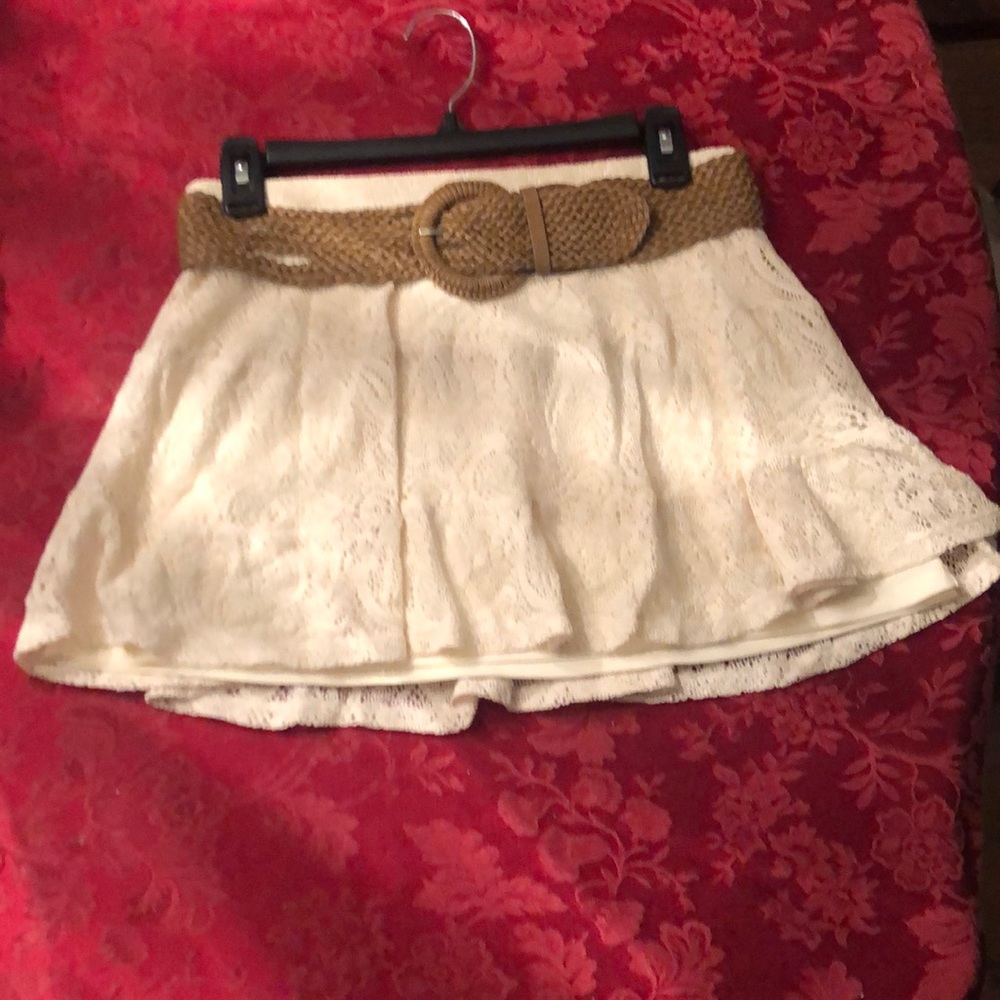 Juniors lace skirt